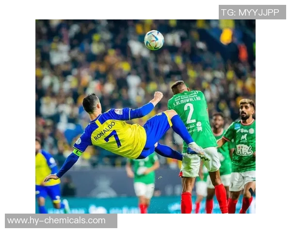 十个足球球的传奇明星如何在绿茵场上创造辉煌的历史与成就